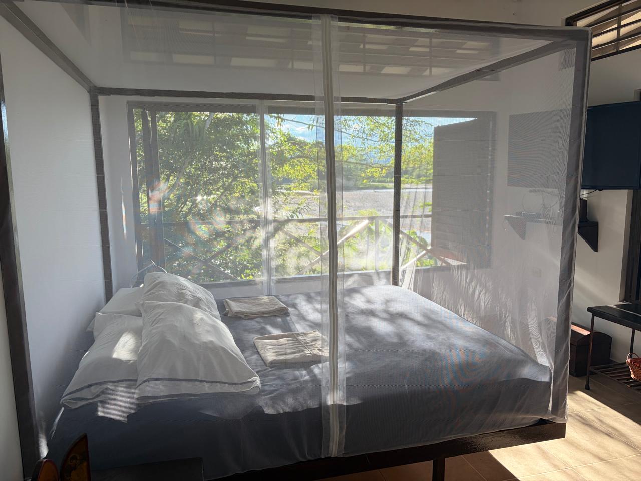 Habitación con vista al río